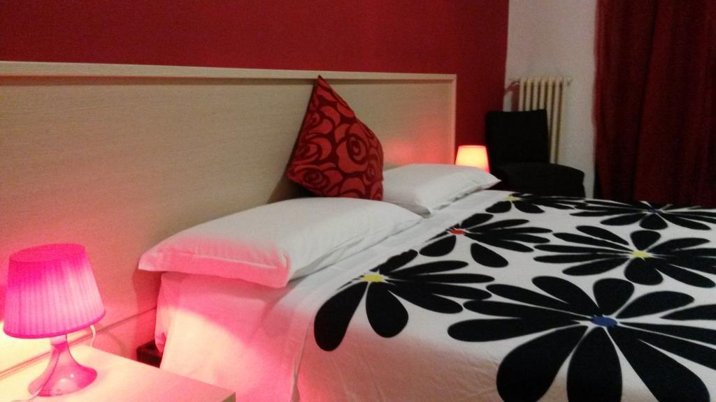 Domus Roma Hotel Стая снимка