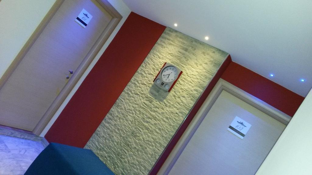 Domus Roma Hotel Екстериор снимка