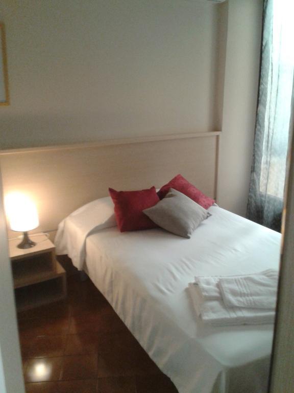 Domus Roma Hotel Стая снимка