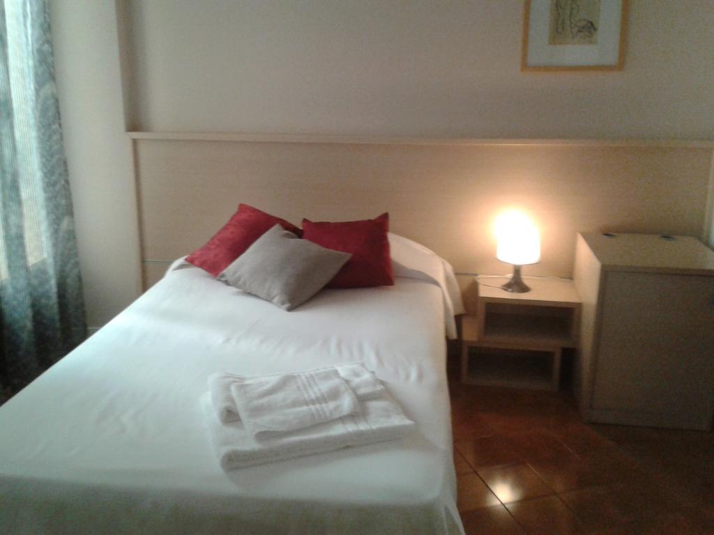 Domus Roma Hotel Стая снимка
