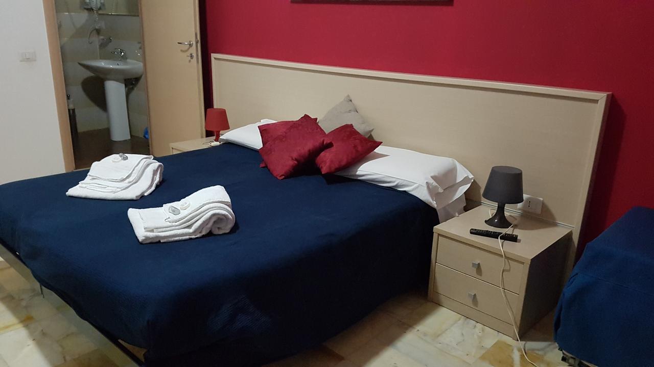 Domus Roma Hotel Екстериор снимка