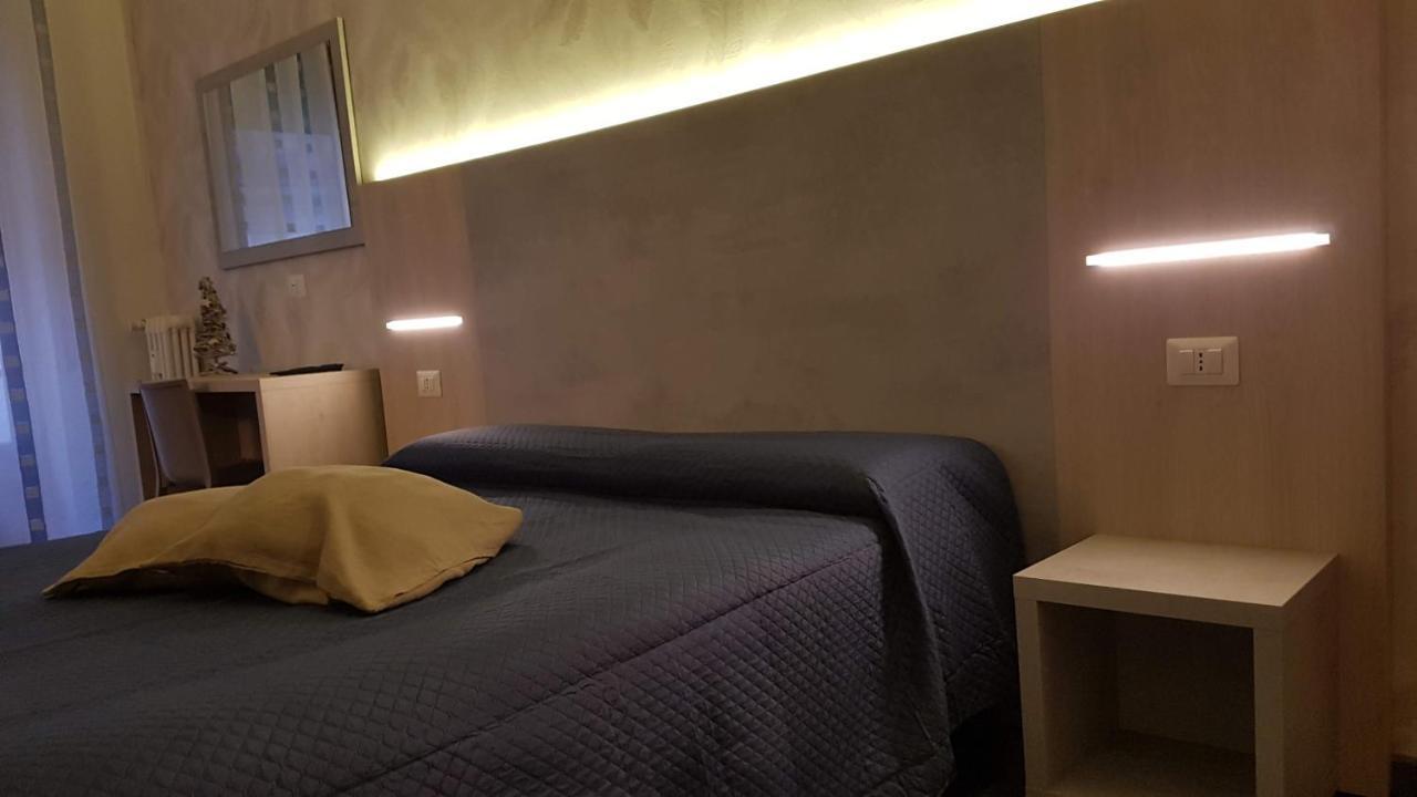 Domus Roma Hotel Екстериор снимка