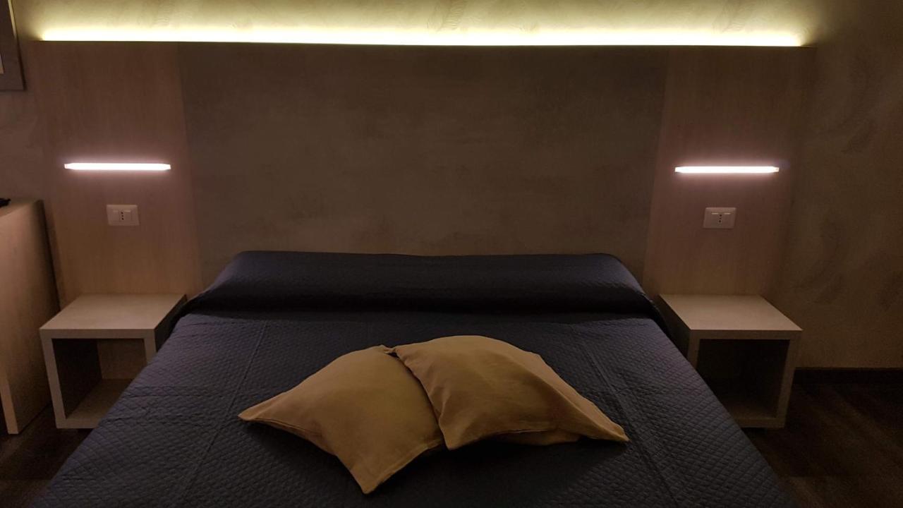 Domus Roma Hotel Екстериор снимка